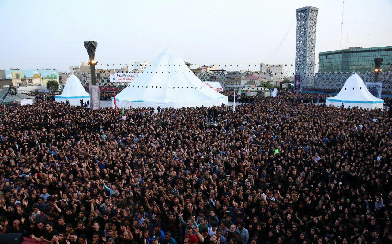 إيران تتشح بالسواد في ذكرى إستشهاد الامام الحسين عليه السلام