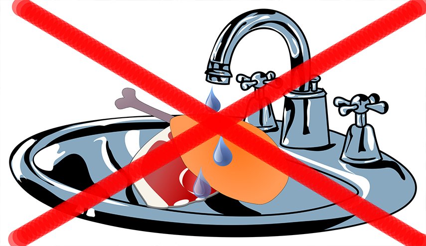 العلماء يحذرون: لاتغسلوا اللحوم قبل طبخها