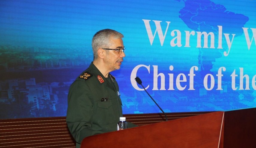 اللواء باقري: إيران مستعدة للدفاع بقوة عن أمنها ومصالحها بالخليج الفارسي