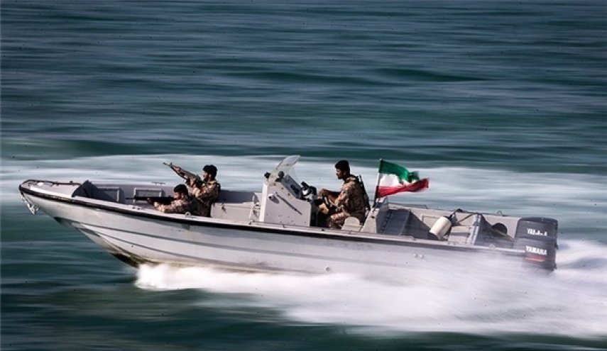 ضبط سفينة متجهة للامارات تهرب الديزل الايراني