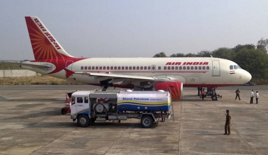 طائرة لم تقلع في موعدها و السبب "غريب"