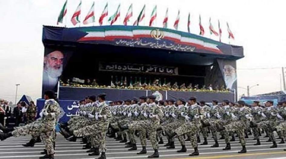 انطلاق مراسم العرض العسكري السنوي في ايران