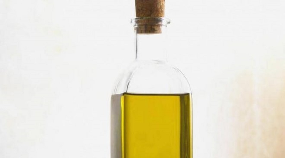 زيت شجرة الشاي.. فوائد من الرأس حتى القدمين