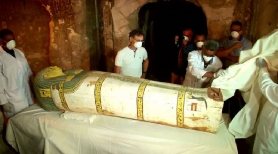 ترميم تابوتي "سنجم وزوجته" قبل عرضهما بمتحف جديد في مصر