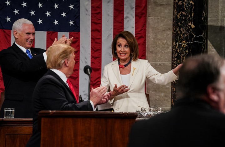 "واشنطن بوست": بيلوسي ستعلن بدء تحقيق رسمي بشأن إمكانية عزل ترامب