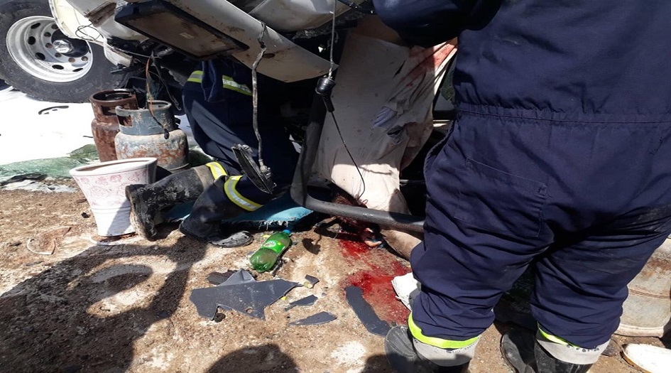 شاهد: كربلاء.. حادث سير مروع وجثة تلتصق بسقف صهريج 