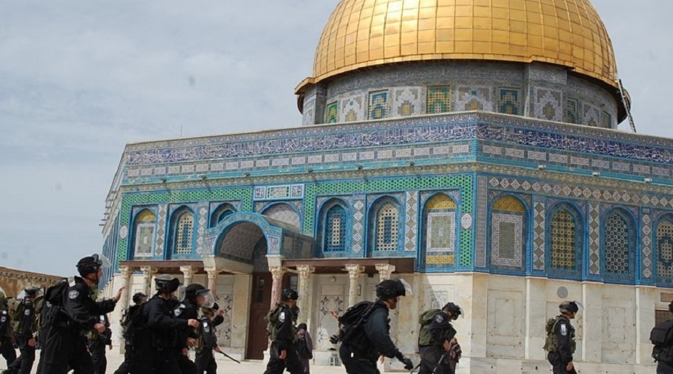 عشرات المستوطنين يقتحمون المسجد الأقصى صباح اليوم