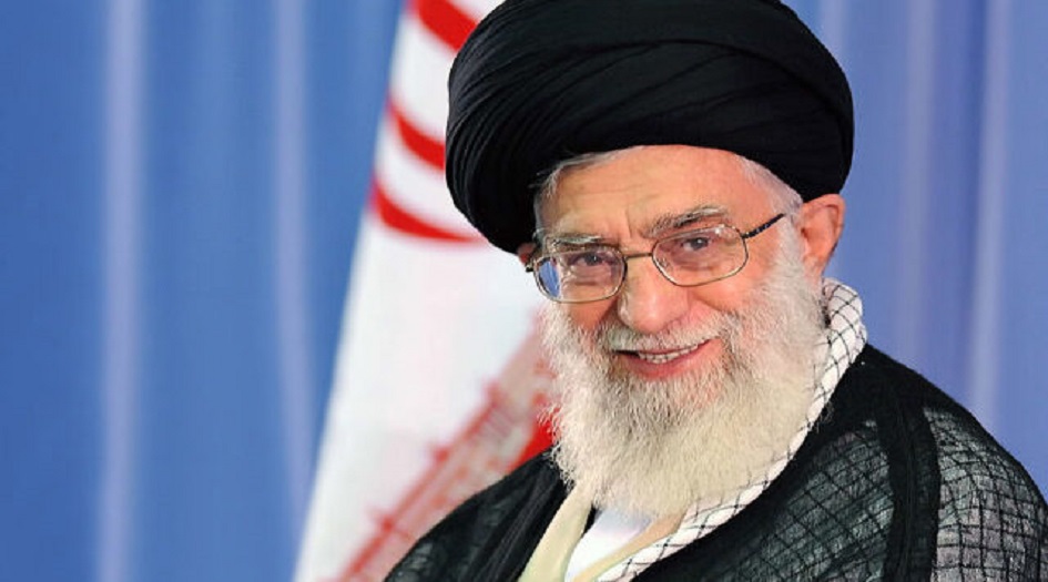 صورة نادرة تجمع الامام الخامنئي مع السيد حسن نصر الله والحاج عماد مغنية