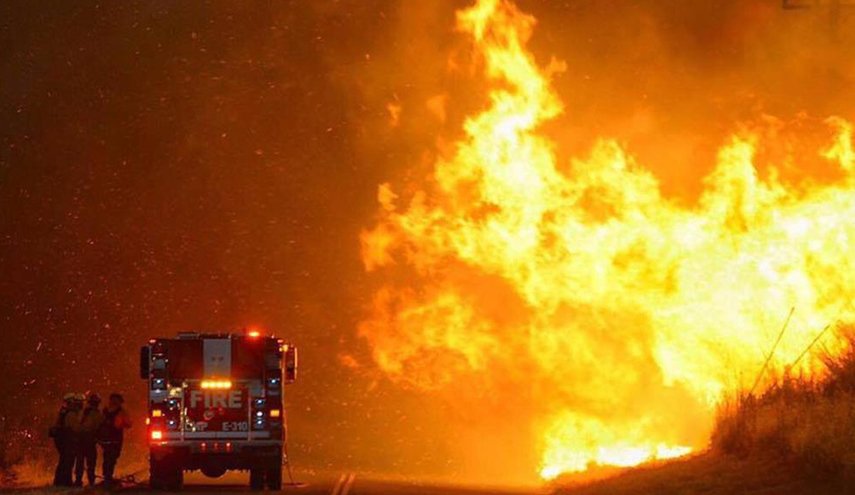 أمريكا تعلن الطوارئ وتنفذ أكبر عملية إجلاء في تاريخها