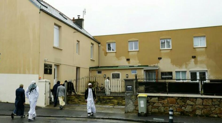 إطلاق نار على مسجد في فرنسا