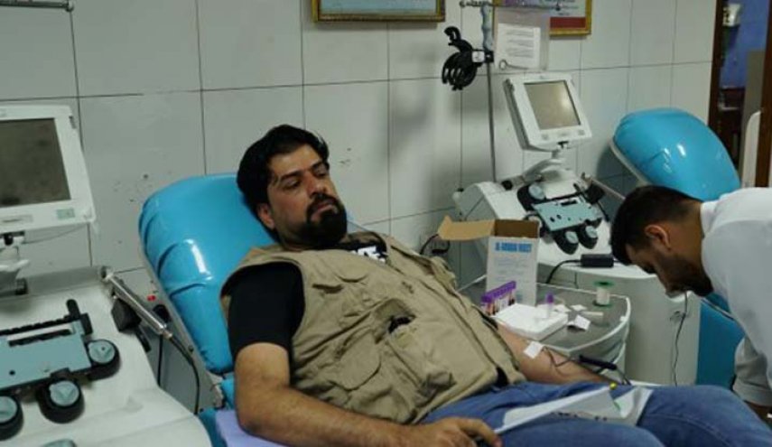 شاهد..هذا ما قامت به الحشد الشعبي حيال المتظاهرين وقوات الأمن