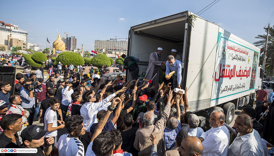 بالصور: هكذا تعاملت العتبة الحسينية في العراق مع التظاهرات 