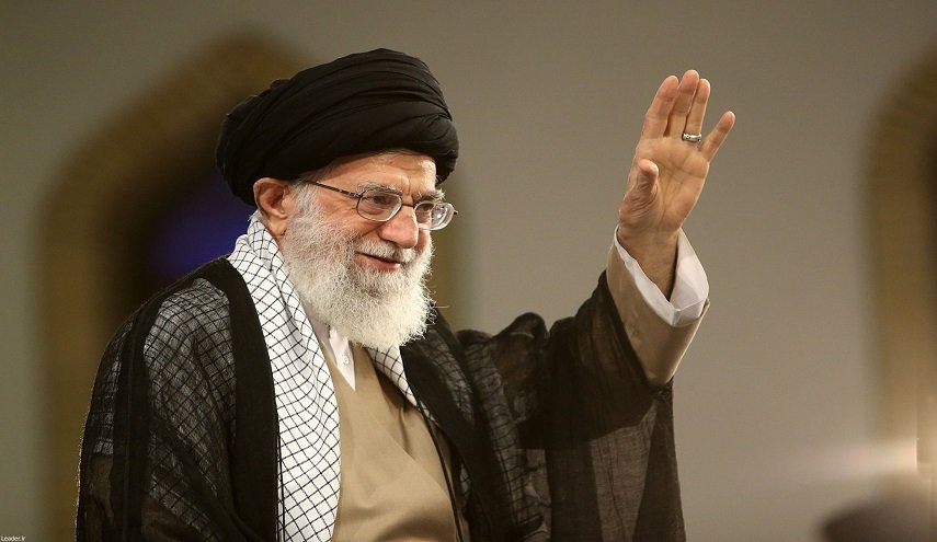 الامام الخامنئي: اميركا اليوم اضعف مما كانت عليه لكنها اكثر وحشية ووقاحة