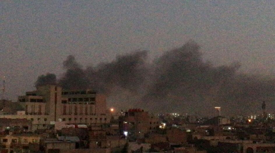 وزارة العدل العراقية تصدر توضيحا بشأن احراق المتظاهرين بنايتها في بغداد