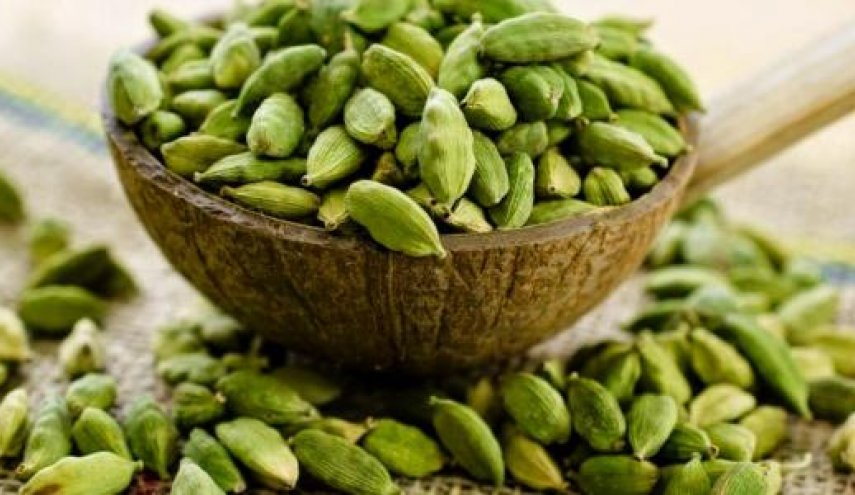 الهيل يقضي على رائحة الفم وينظّف الكبد