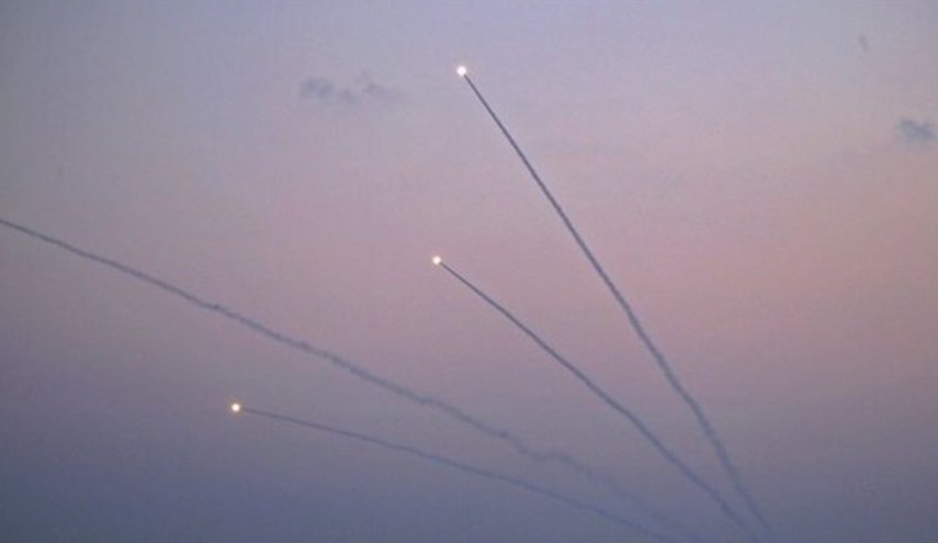 فصائل المقاومة تقصف تل ابيب ردا على اغتيال القيادي أبو العطا