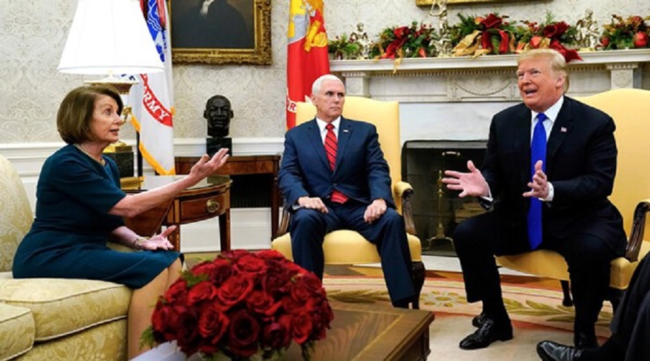 ترامب يصف رئيسة مجلس النواب بالمجنونة