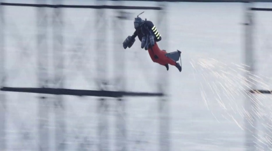 تصميم بدلة نفاثة للتحليق فوق البحر