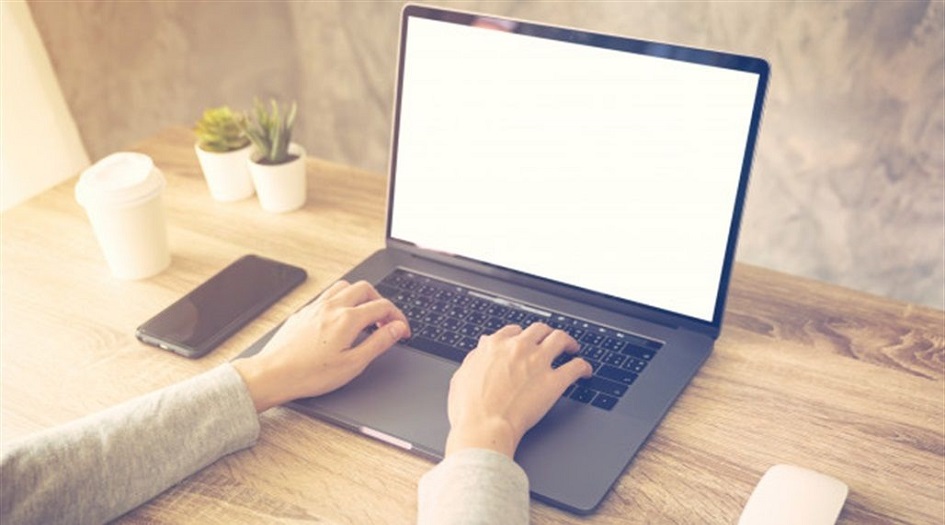 أخطاء شائعة قد تؤدي إلى تلف حاسوبك المحمول ... تعرف عليها 