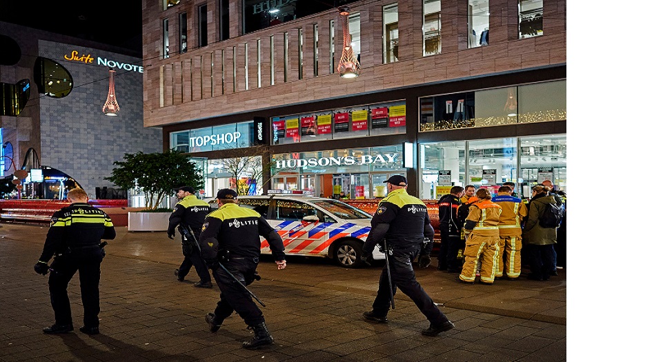 جرحى بعملية طعن في لاهاي الهولندية والشرطة تبحث عن المنفذ