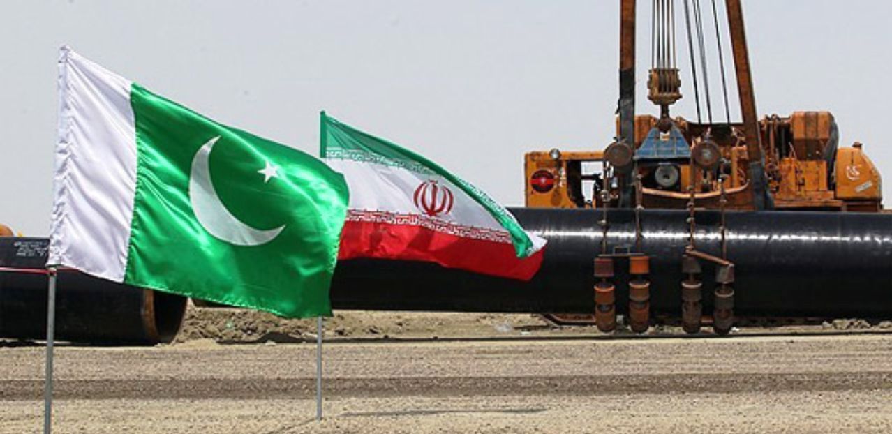 كارشناس پاكستاني ناديده گرفتن تحريمها عليه ايران را خواستار شد 
