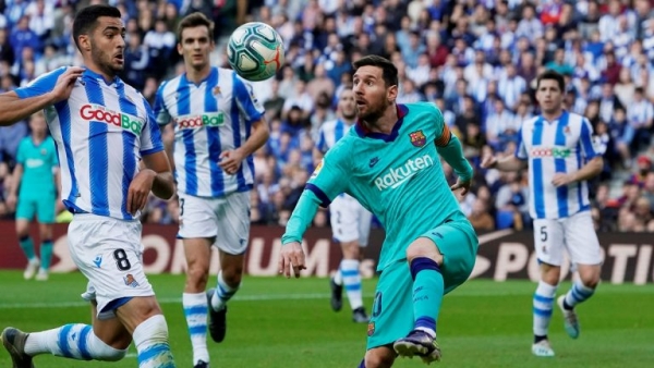 سوسيداد يحرج برشلونة بعد شكواه من الأداء التحكيمي