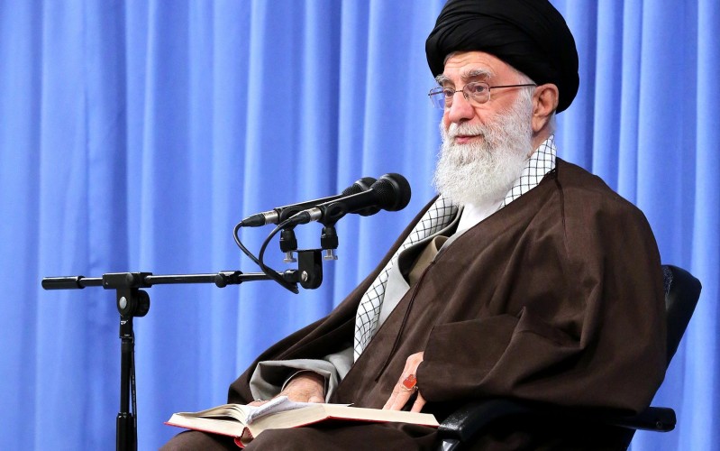 الامام الخامنئي دام ظله: الحياة فرصة لكسب الحسنات والاعتذار عن الذّنوب!