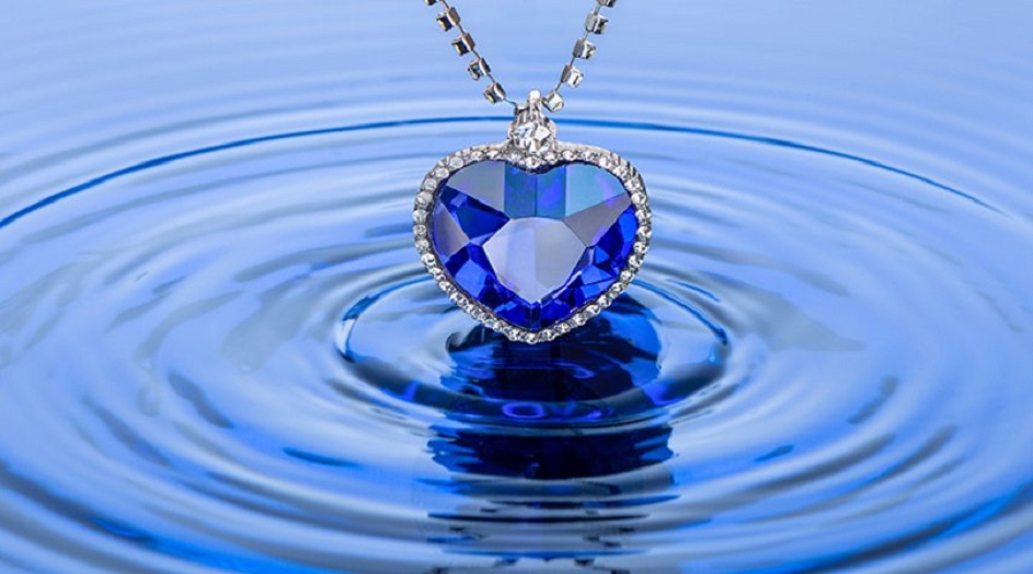 العثور على قلادة تايتانيك بين مجوهرات زوجة البشير! + صورة