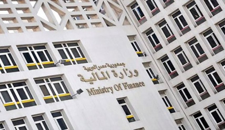 مصر.. صرف مكافآت بعشرات الملايين لموظفي مكتب وزير المالية
