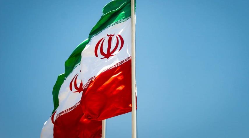 شاهد.. اول صورة لجثمان الشهيد سليماني في كفنه