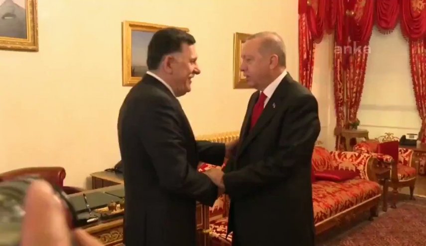 "السراج" في اسطنبول للقاء "أردوغان"