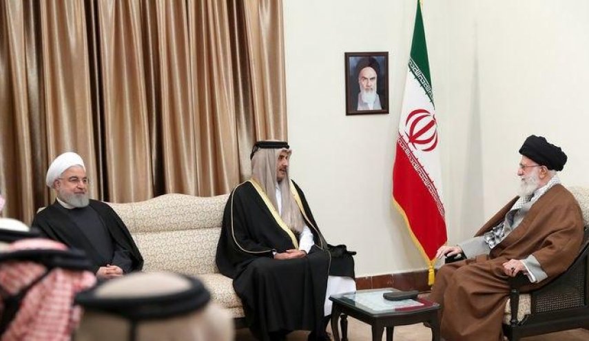 الامام الخامنئي يؤكد على ضرورة توطيد التعاون مع قطر