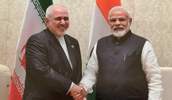 ظريف يبحث مع رئيس وزراء الهند التعاون الثنائي واهم قضايا المنطقة والعالم