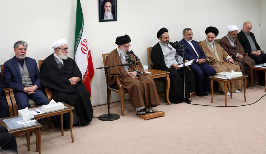 الامام الخامنئي: صمود الشعب الايراني يغيظ اميركا