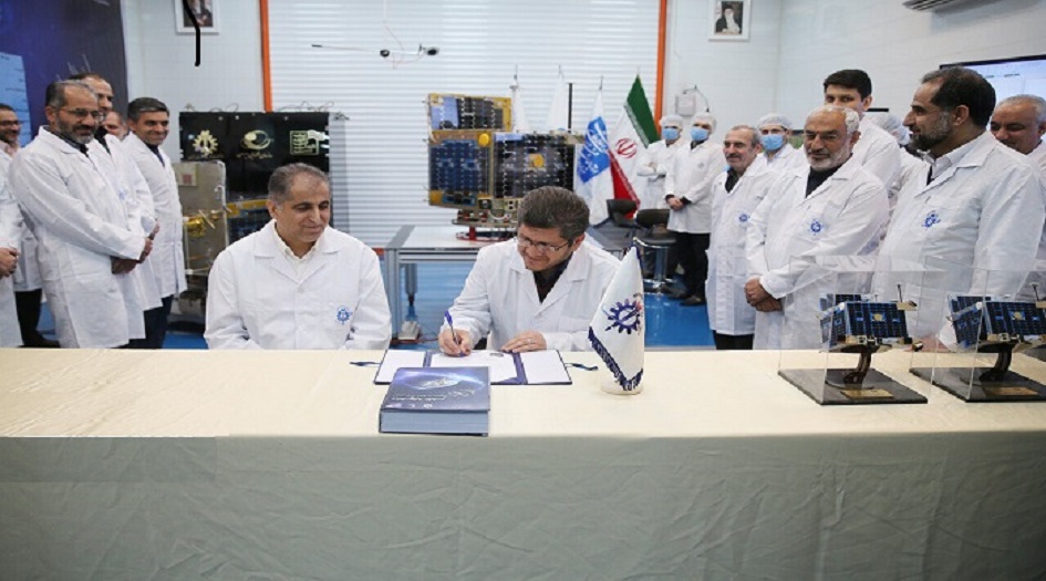 ازاحة الستار وتسليم قمر ظفر الى مركز البحوث الفضائية