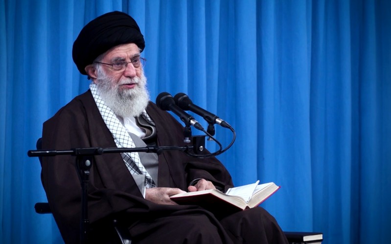 شرح الإمام الخامنئي لرواية حول الحوارات الأخيرة بين الرسول الأعظم (ص) والسيدة فاطمة الزهراء (س)