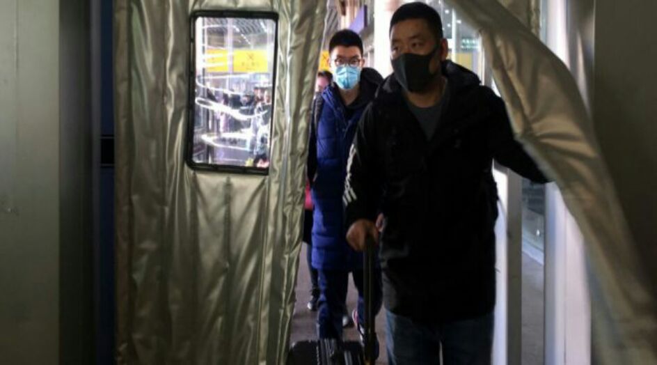 امرأة صينية تعافت من فيروس كورونا تتحدث عن المرض