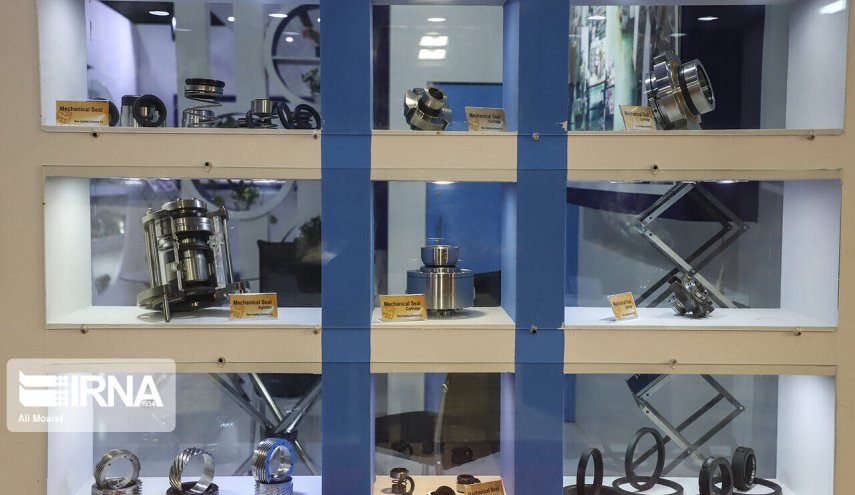 توطين صناعة 1000 من معدات قطاع النفط الايراني خلال عام واحد