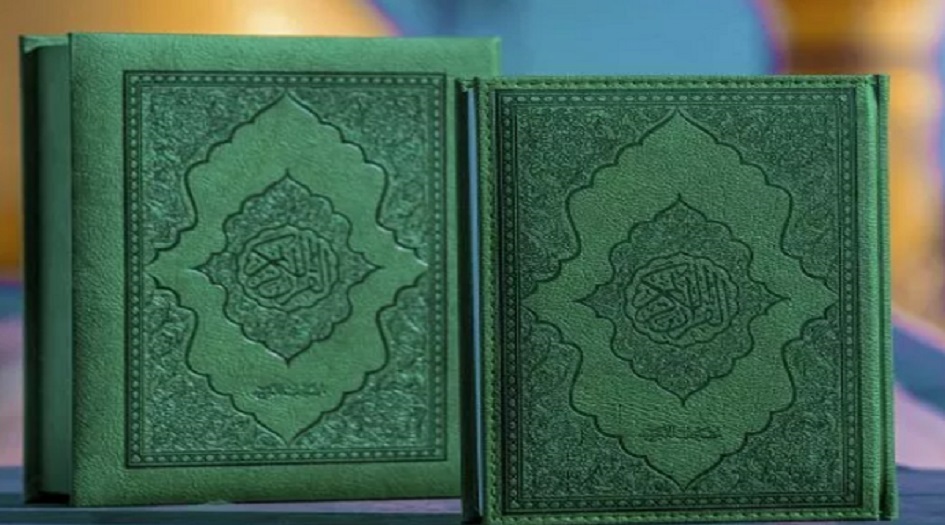 مصحف التجويد الملون يزين مكتبة معهد قرآني بكربلاء المقدسة