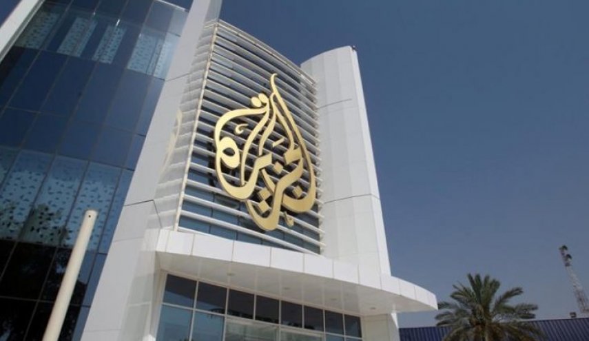 مذيع الجزيرة يمتدح الصهاينة ويثير ضجة (+صورة)