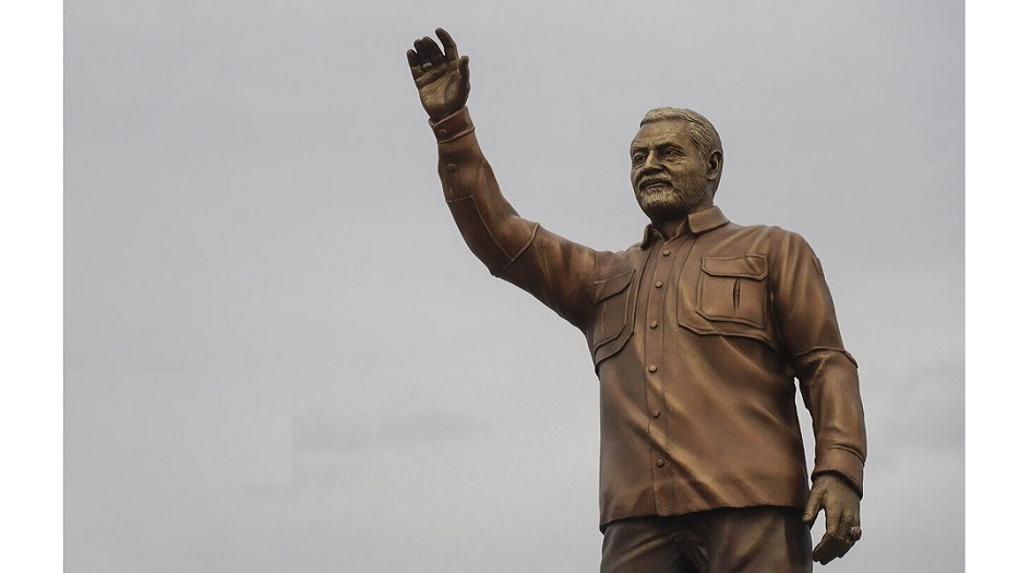 بالصور .. ازاحة الستار عن تمثال الشهيد سليماني في اهواز