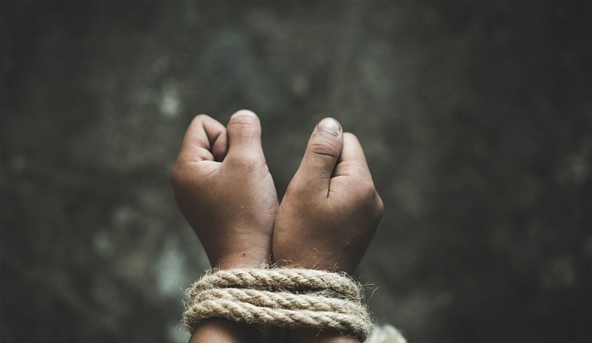 شاب يفبرك عملية اختطافه لابتزاز والده!