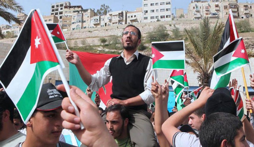 تظاهرة حاشدة أمام السفارة التركية بالاردن تأييدا لسوريا