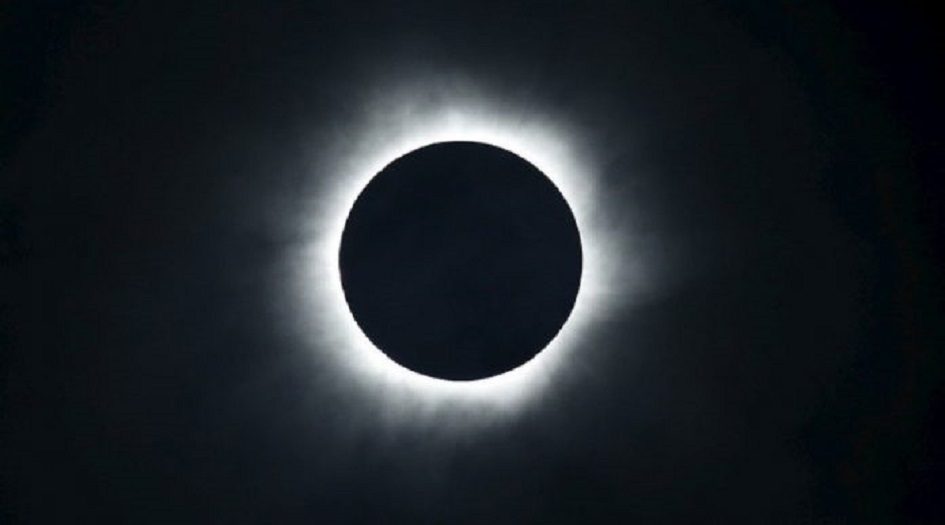 علماء يكتشفون ثقبا أسود أكبر من الشمس بمليار مرة