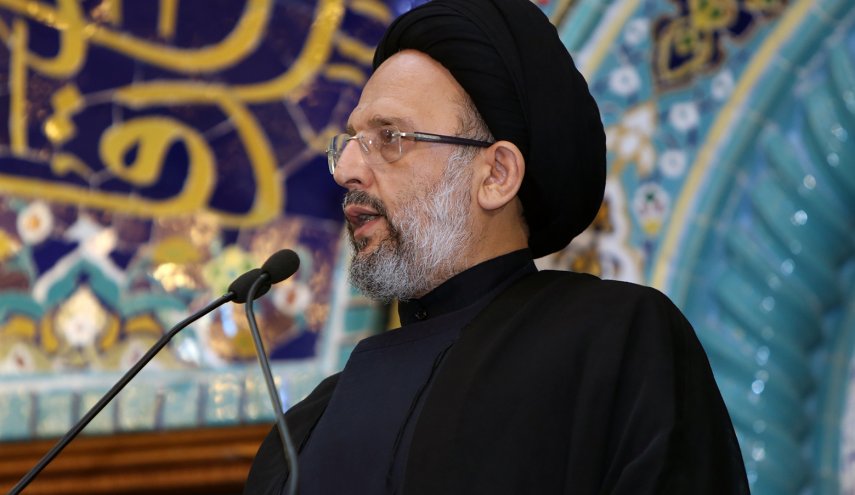 السيد فضل الله: التوقف عن إقامة صلاة الجمعة والجماعة في المساجد