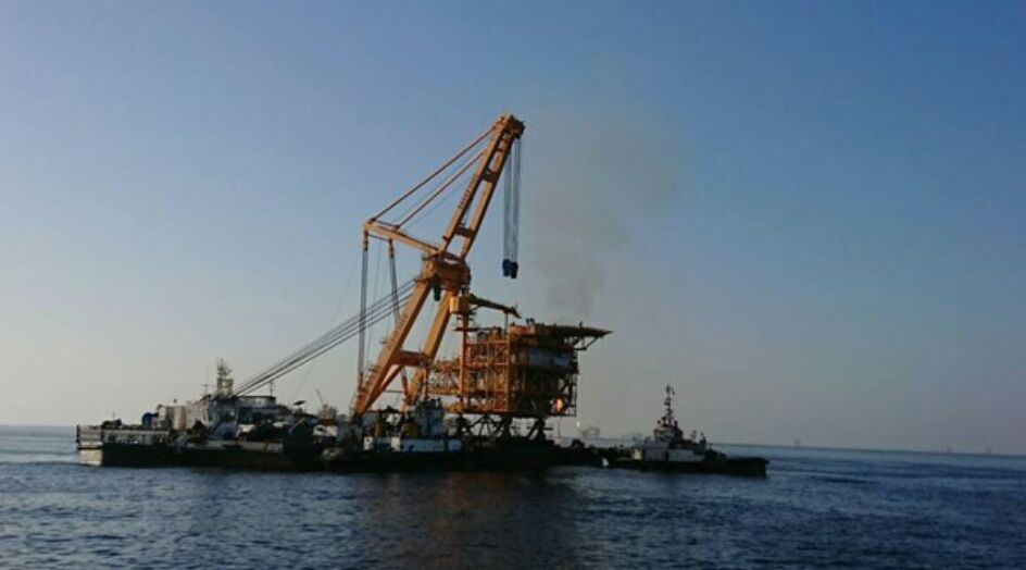 ايران تركب منصة بحرية بحقل نفط مشترك مع الامارات