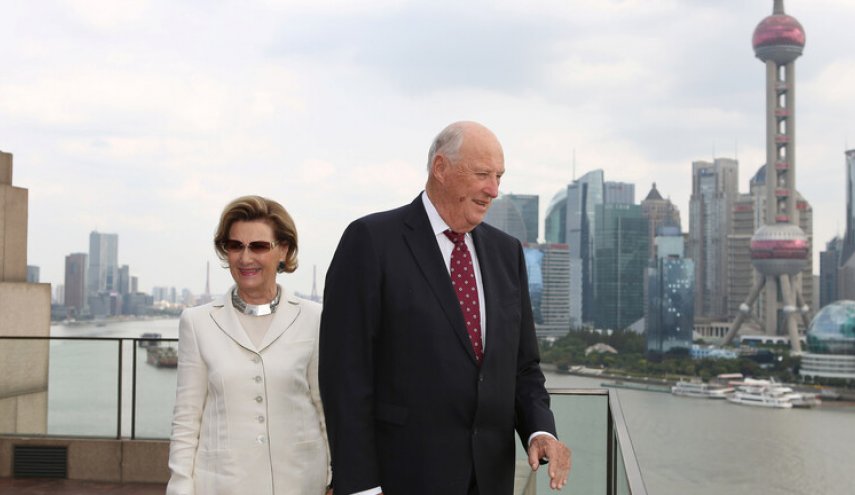 الحجر الصحي يسري على الملك النرويجي وزوجته وعائلته!