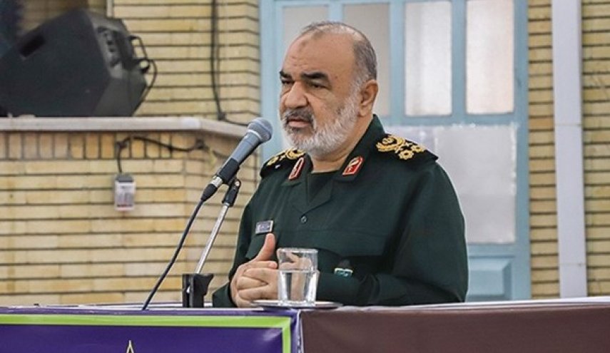  العميد حسين سلامي: سنجتاز المرحلة الصعبة بفضل حكمة قائد الثورة وعزيمة الشعب 