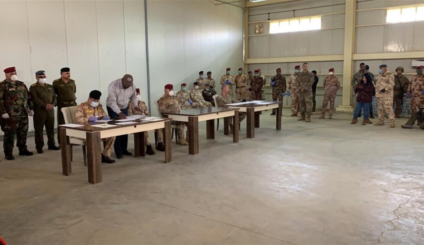 شاهد: العراق يتسلم قاعدة كركوك من التحالف