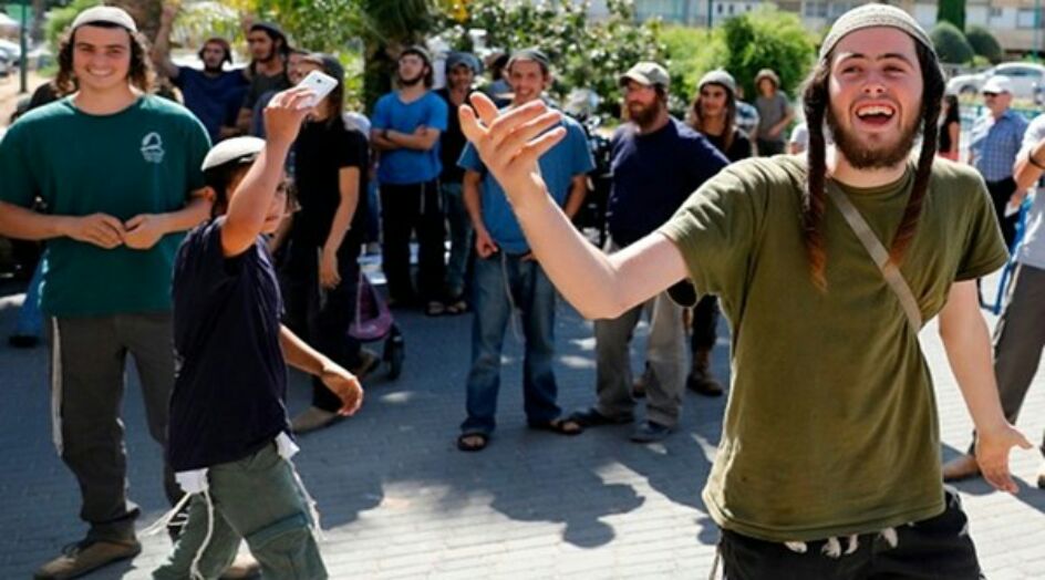 مستوطن إسرائيلي مصاب بكورونا يهرب من الحجر لنشر الفيروس بين الناس